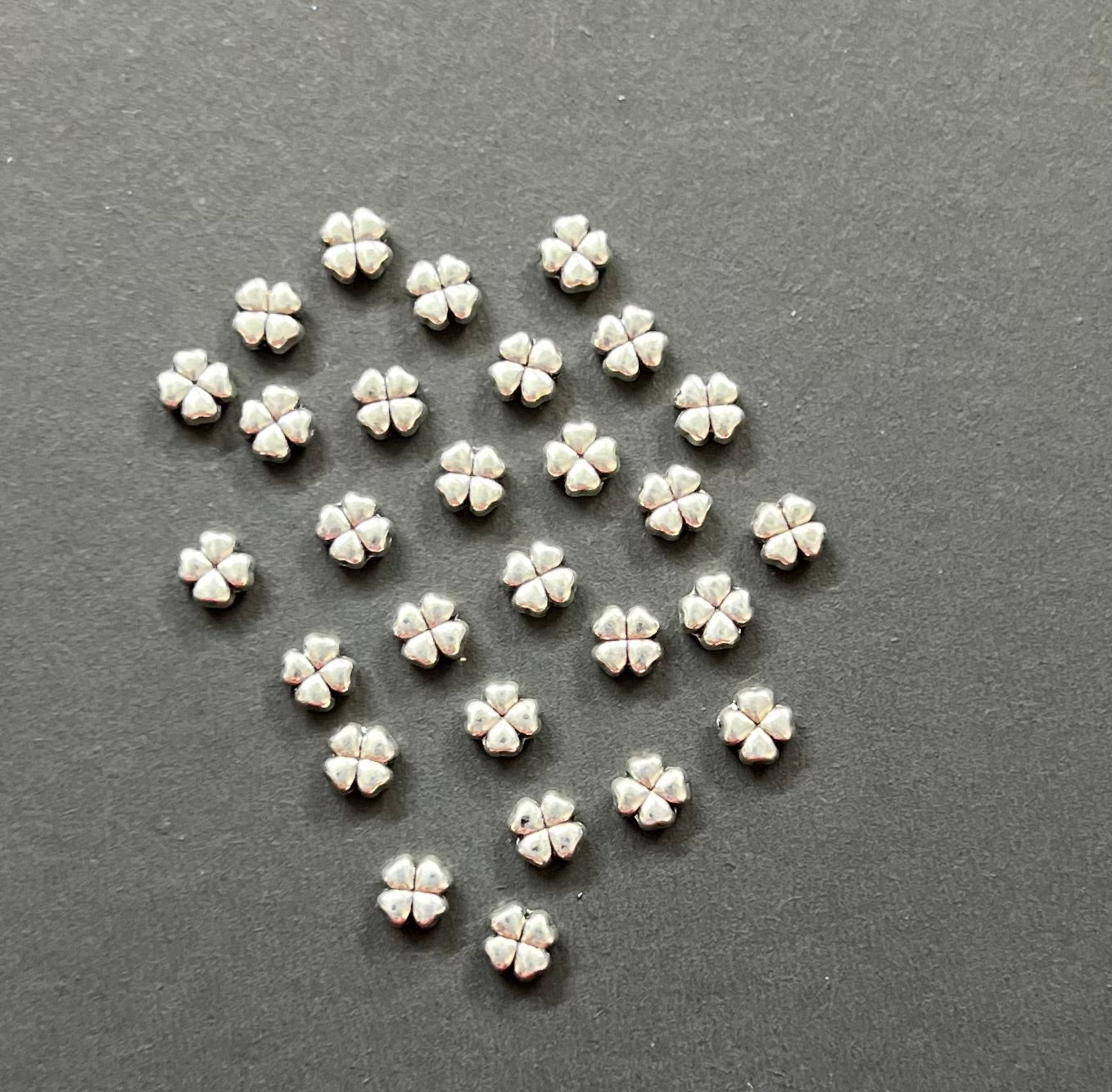 Clover Charm - 8mm